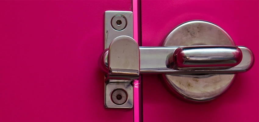 Childproof Gate Lock in Chicago Heights, Illinois