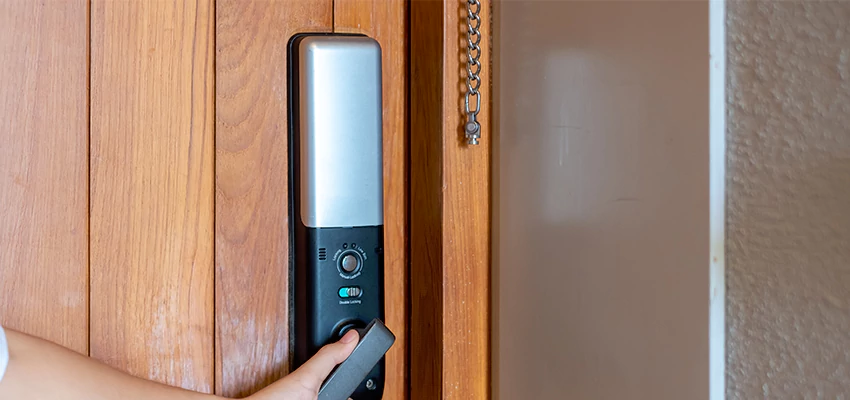 Home Security Electronic Locks Upgrades in Chicago Heights, IL